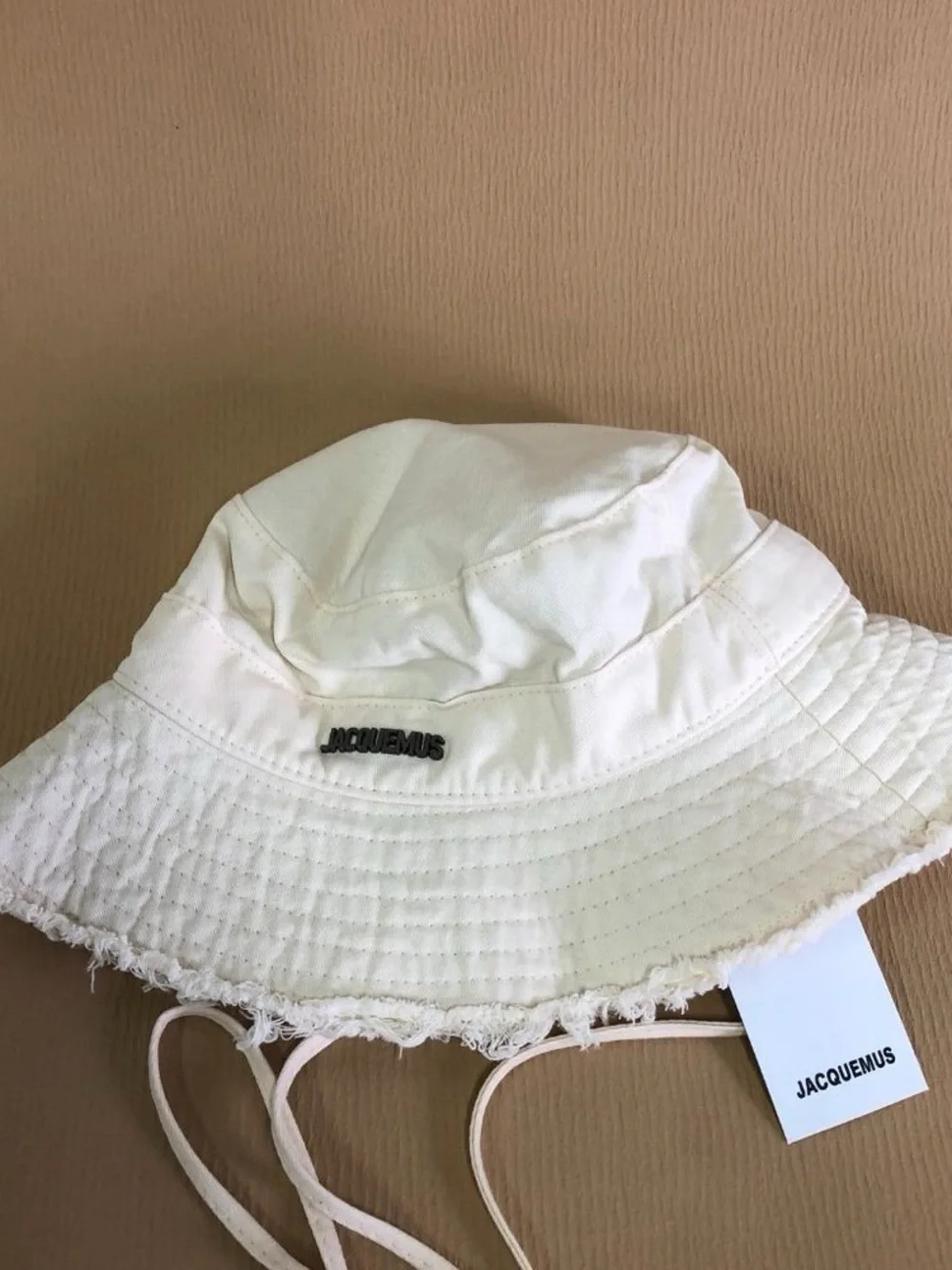 Jacquemus Cream Frayed-Edge Bucket Hat - Picture 4 of 10